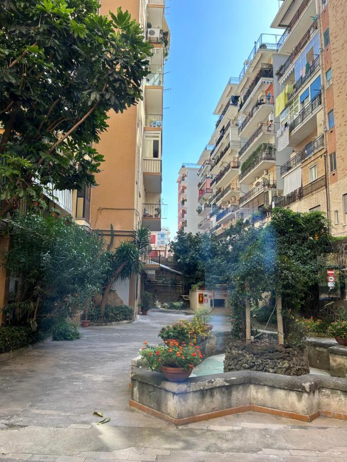 Vomero Suite And Deluxe Room B&B Napoli المظهر الخارجي الصورة