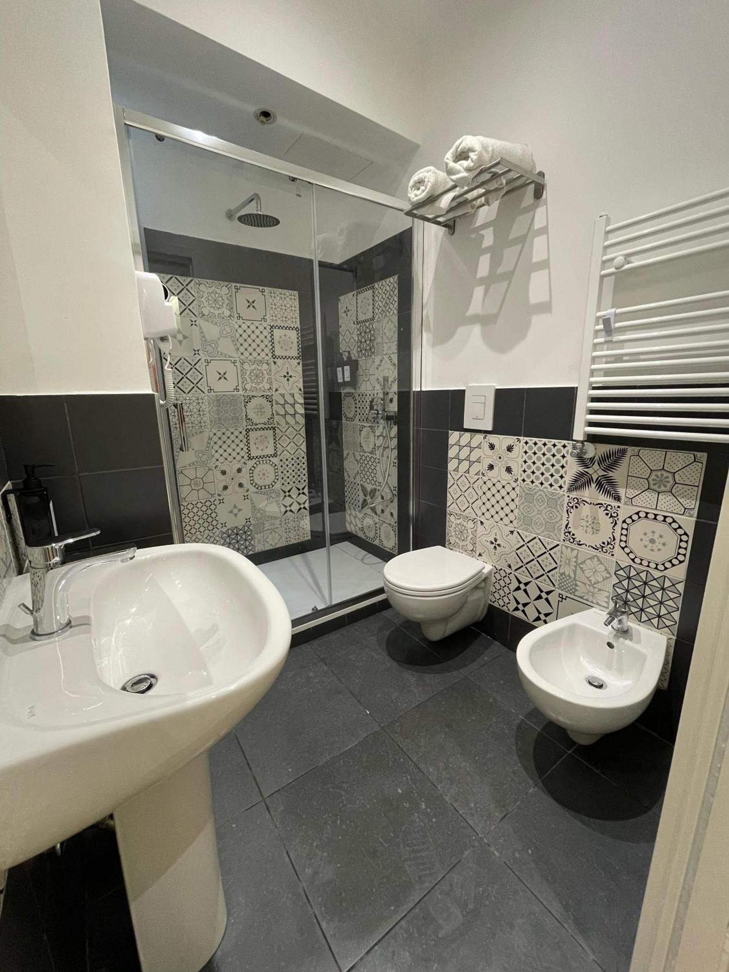 Vomero Suite And Deluxe Room B&B Napoli المظهر الخارجي الصورة