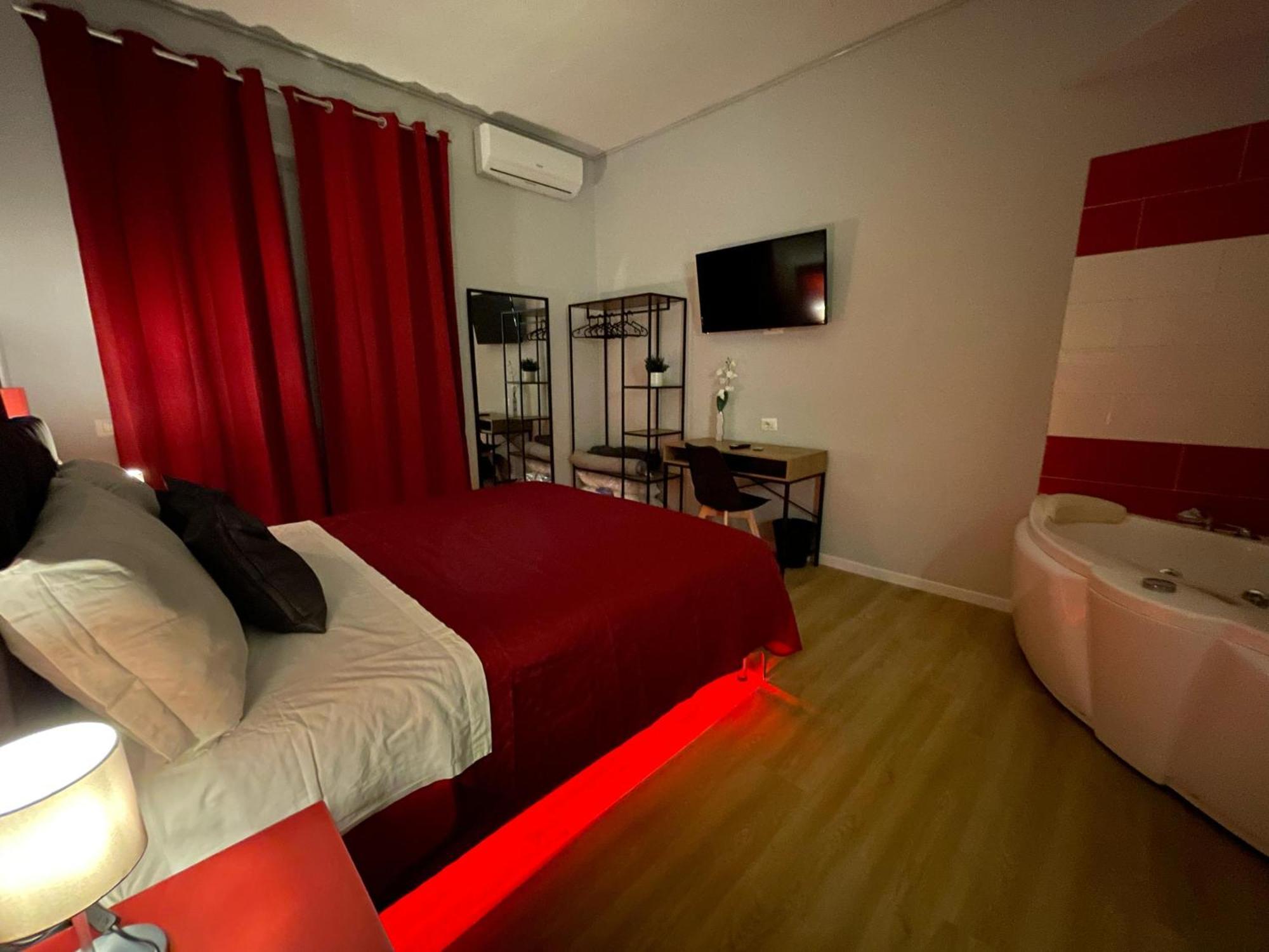 Vomero Suite And Deluxe Room B&B Napoli المظهر الخارجي الصورة
