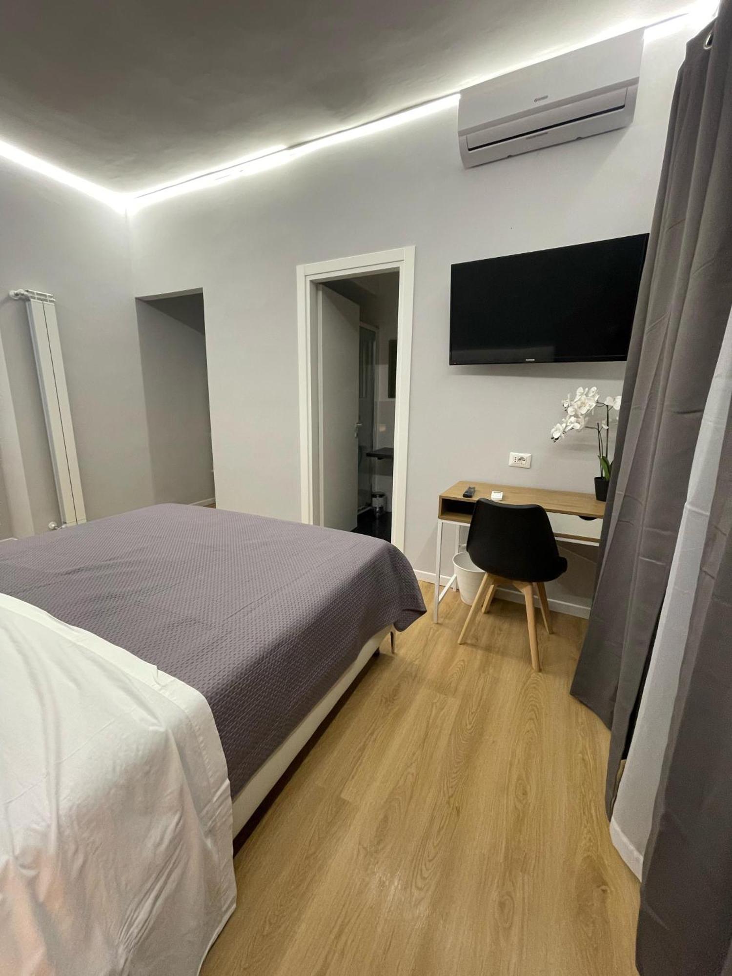 Vomero Suite And Deluxe Room B&B Napoli المظهر الخارجي الصورة